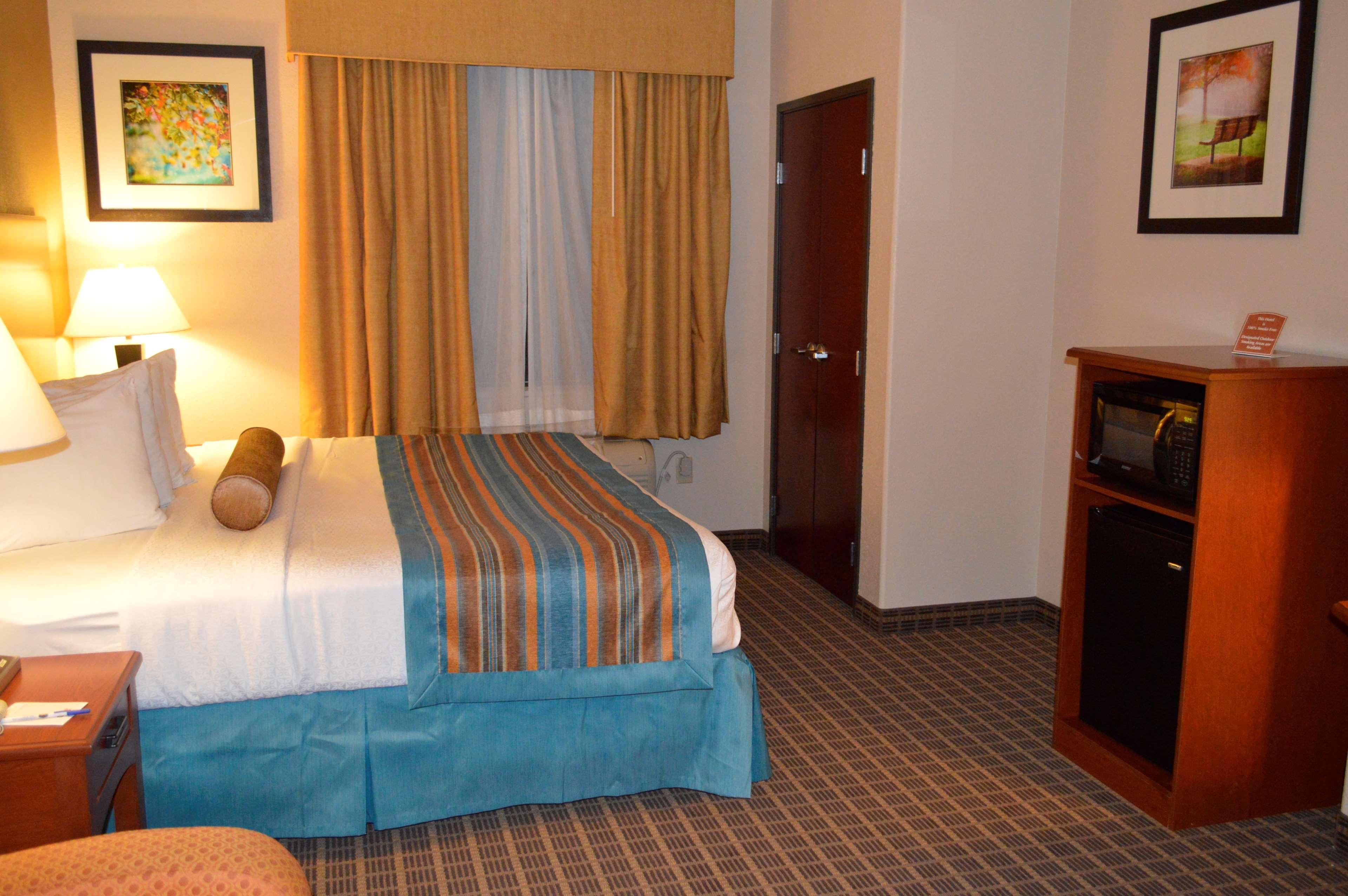 Best Western Orange Inn & Suites Exterior photo